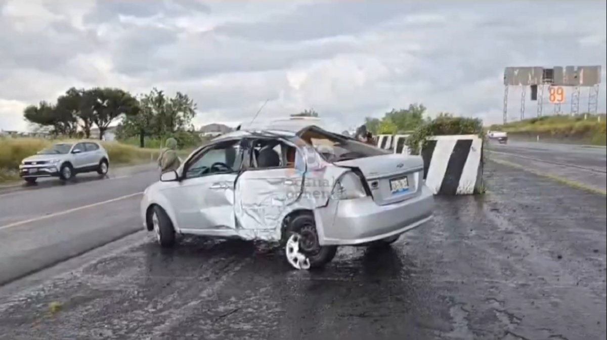 Dos adultos mayores mueren en accidente en la autopista Atlixcáyotl