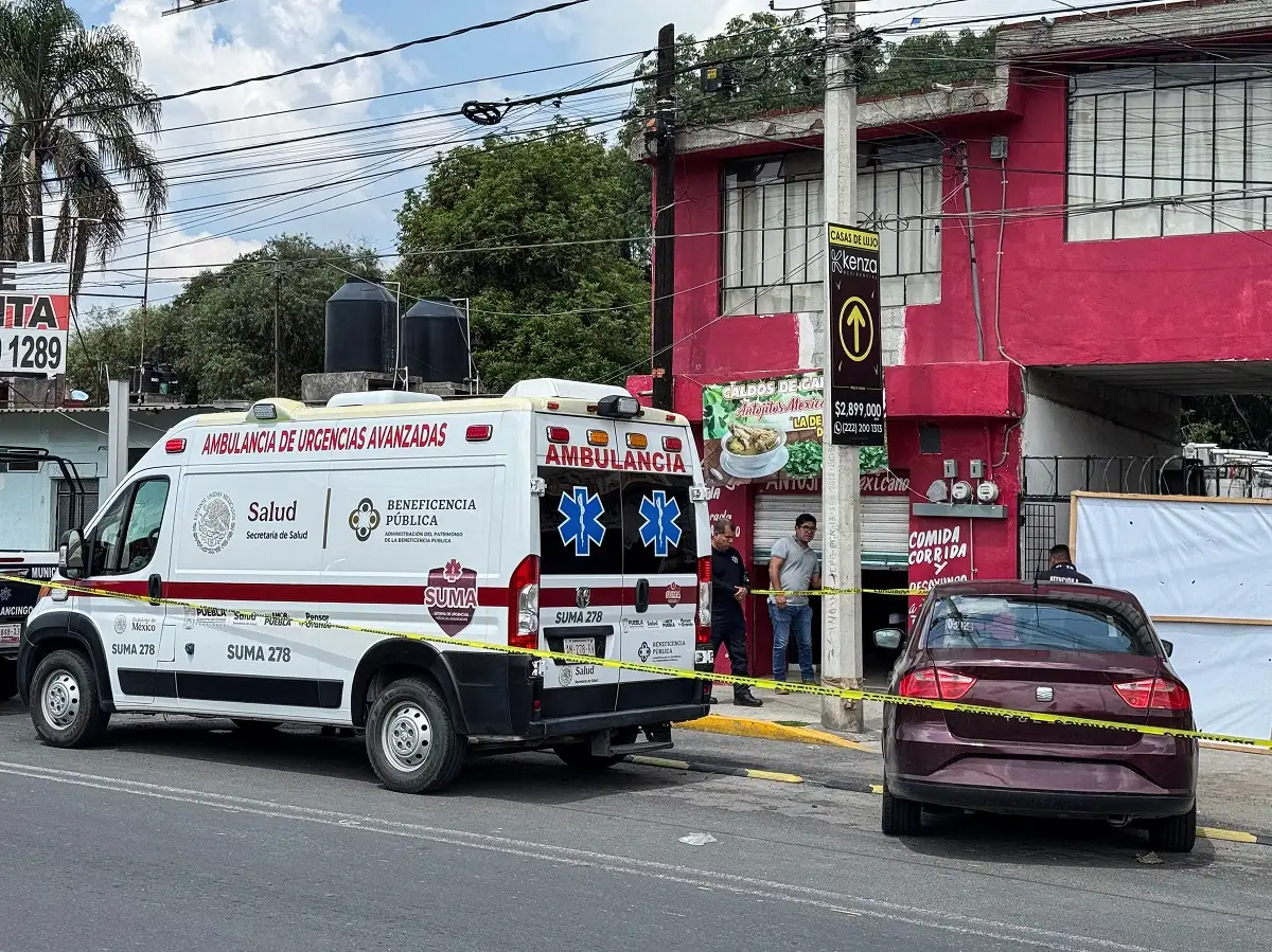 El cuerpo de un hombre envuelto en plástico y amarrado fue localizado en una barranca de la colonia El Salvador.