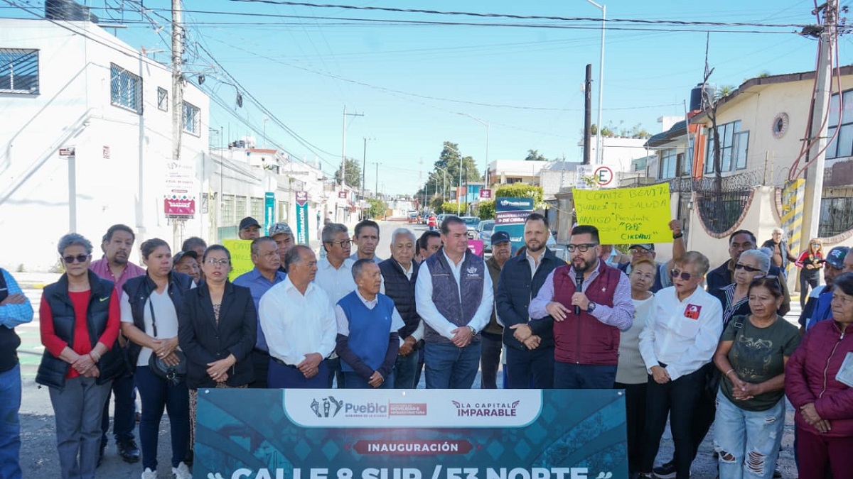 Entrega Gobierno de la Ciudad infraestructura vial en la colonia Aquiles Serdán