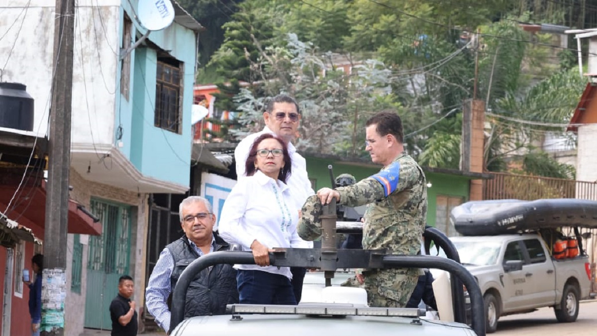 Gobernador Armenta supervisa limpieza y reconstrucción de viviendas afectadas en Huauchinango