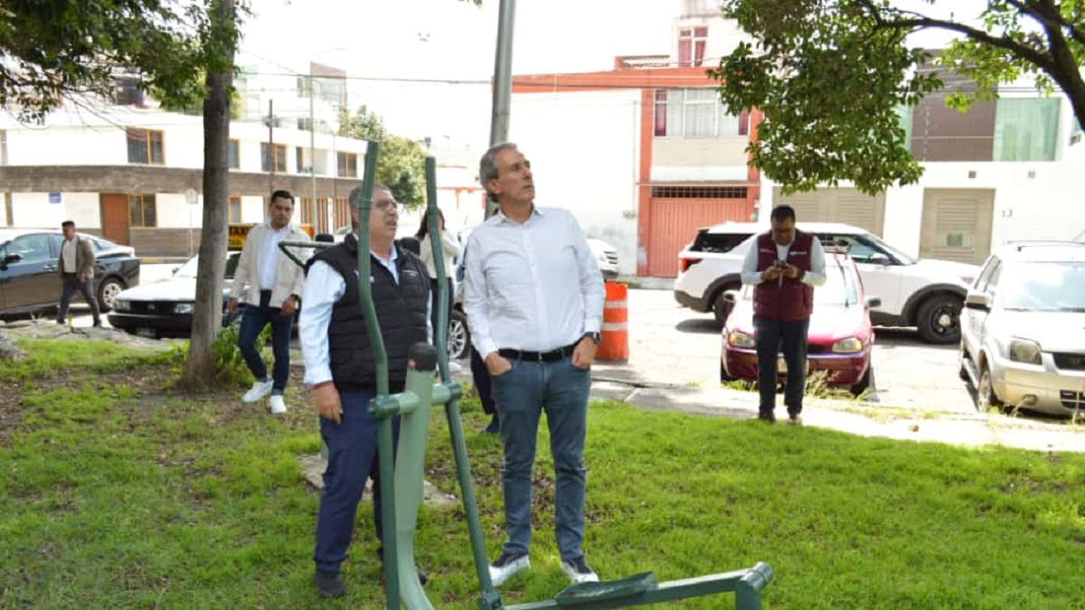 Inspecciona Pepe Chedraui labores de chapeo y rehabilitación en el parque Las Palmas
