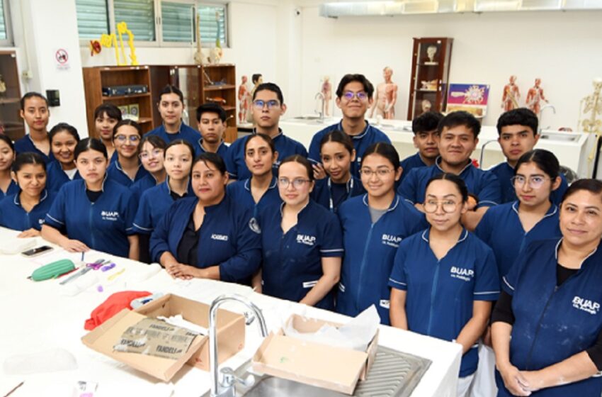  La Licenciatura en Podología forma profesionales en la atención integral de las extremidades inferiores del cuerpo humano