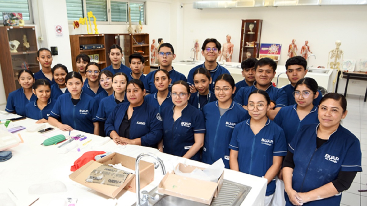 La Licenciatura en Podología forma profesionales en la atención integral de las extremidades inferiores del cuerpo humano