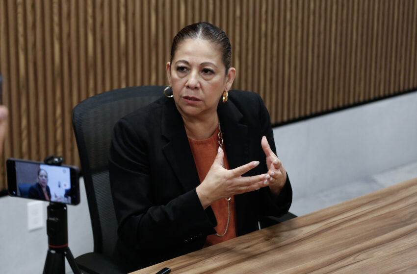 Laura Artemisa niega haber colocado espectaculares en Puebla y asegura transparencia en su informe legislativo