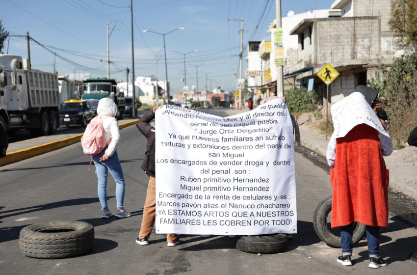  Familiares de reos del penal de San Miguel acusan extorsión y corrupción con manifestación