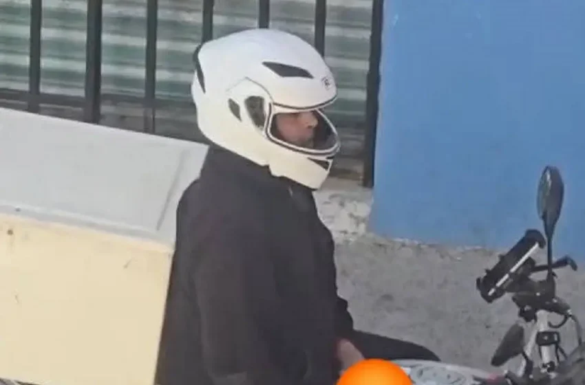  Captan a hombre masturbándose y acosando a estudiantes en la Romero Vargas