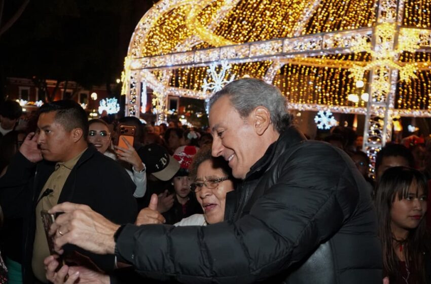  Enciende Pepe Chedraui árbol e iluminación navideña en la capital