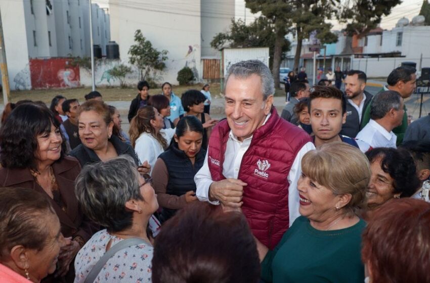  Entrega Pepe Chedraui rehabilitación vial en la unidad habitacional Loma Bella