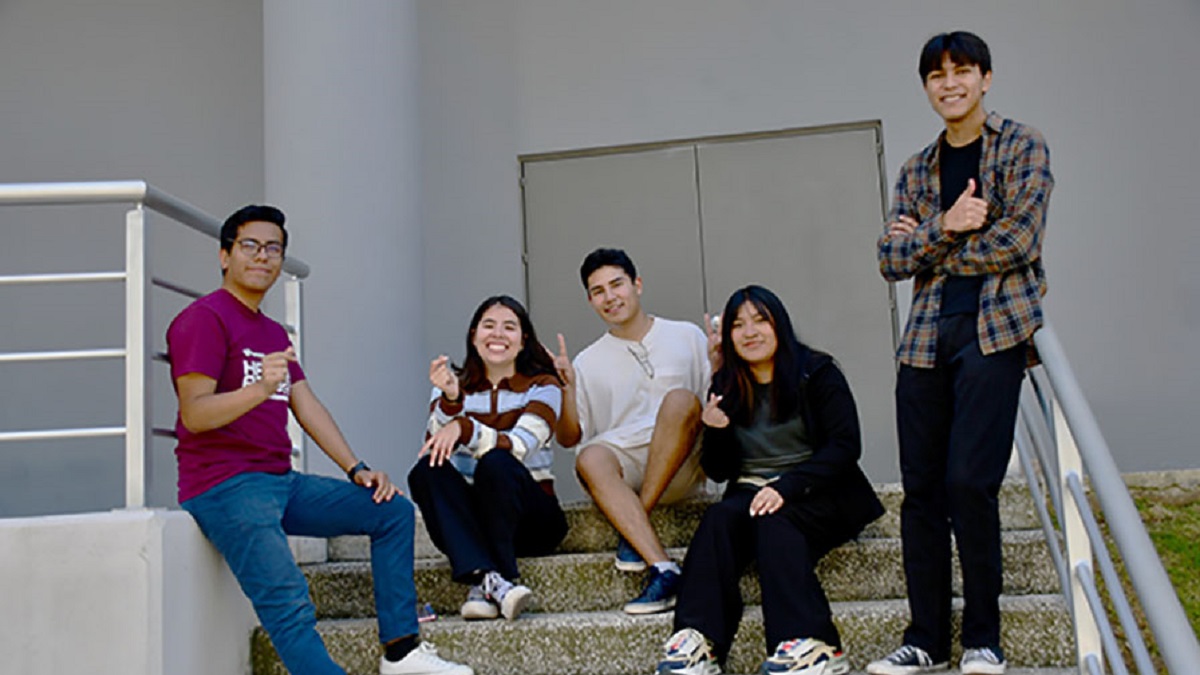 Estudiantes BUAP ganan primer lugar en el Hackathon 2025