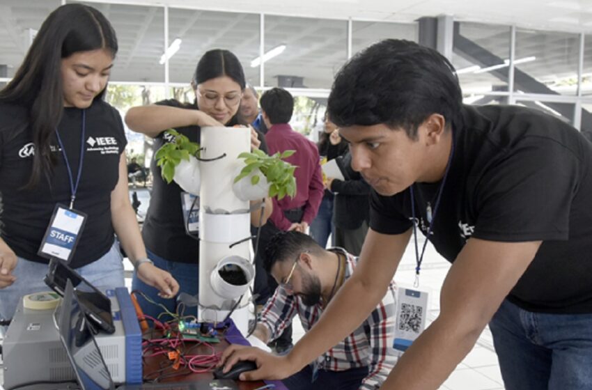  Exponen estudiantes BUAP, miembros de la IEEE, proyectos de ciencia y tecnología