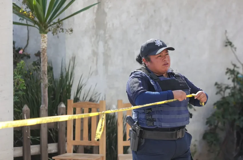  Mujer que padecía epilepsia cae de un edificio, se incrusta en reja y muere de inmediato