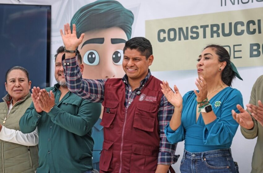  Omar Muñoz inicia obra de construcción de estación de bomberos