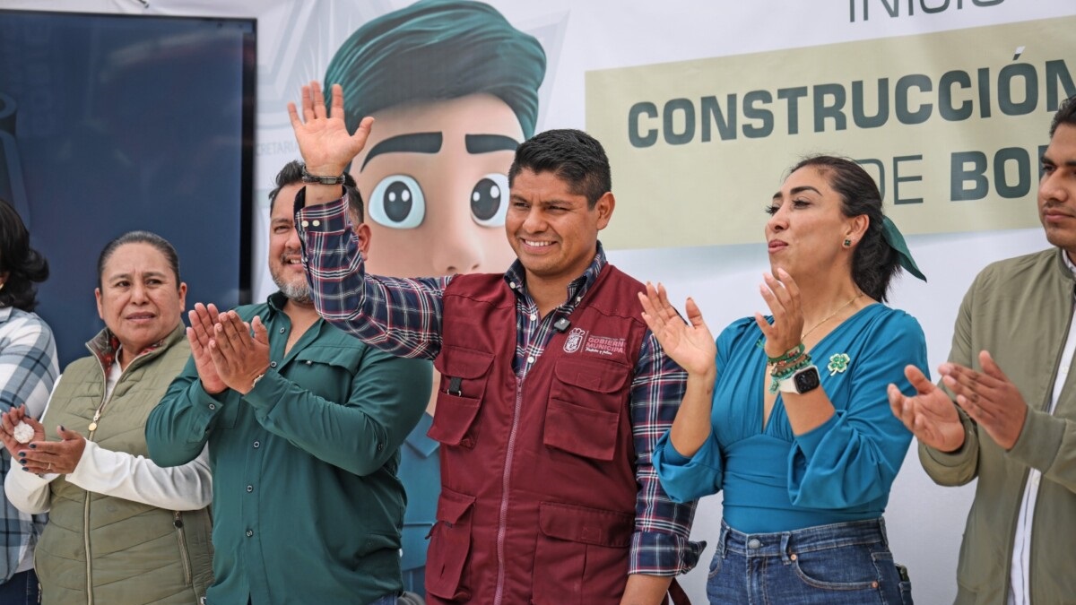 Omar Muñoz inicia obra de construcción de estación de bomberos