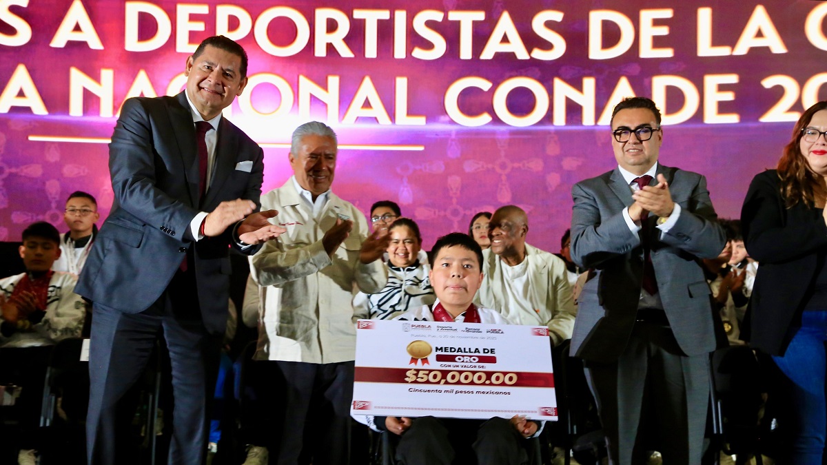 Sin precedentes, Gobierno de Puebla entrega 20 mdp en premios a deportistas ganadores