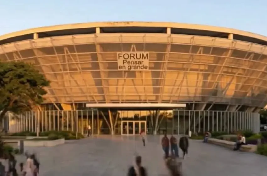  Analizan ampliar el estacionamiento del Centro Expositor para el Forum Pensar En Grande