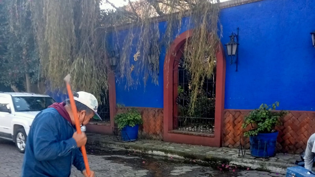 Atiende SOSAPACH fuga de agua en Club de Golf gracias a reporte ciudadano