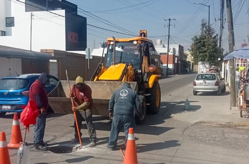  Atiende SOSAPACH reporte ciudadano y repara alcantarilla en Santiago Mixquitla