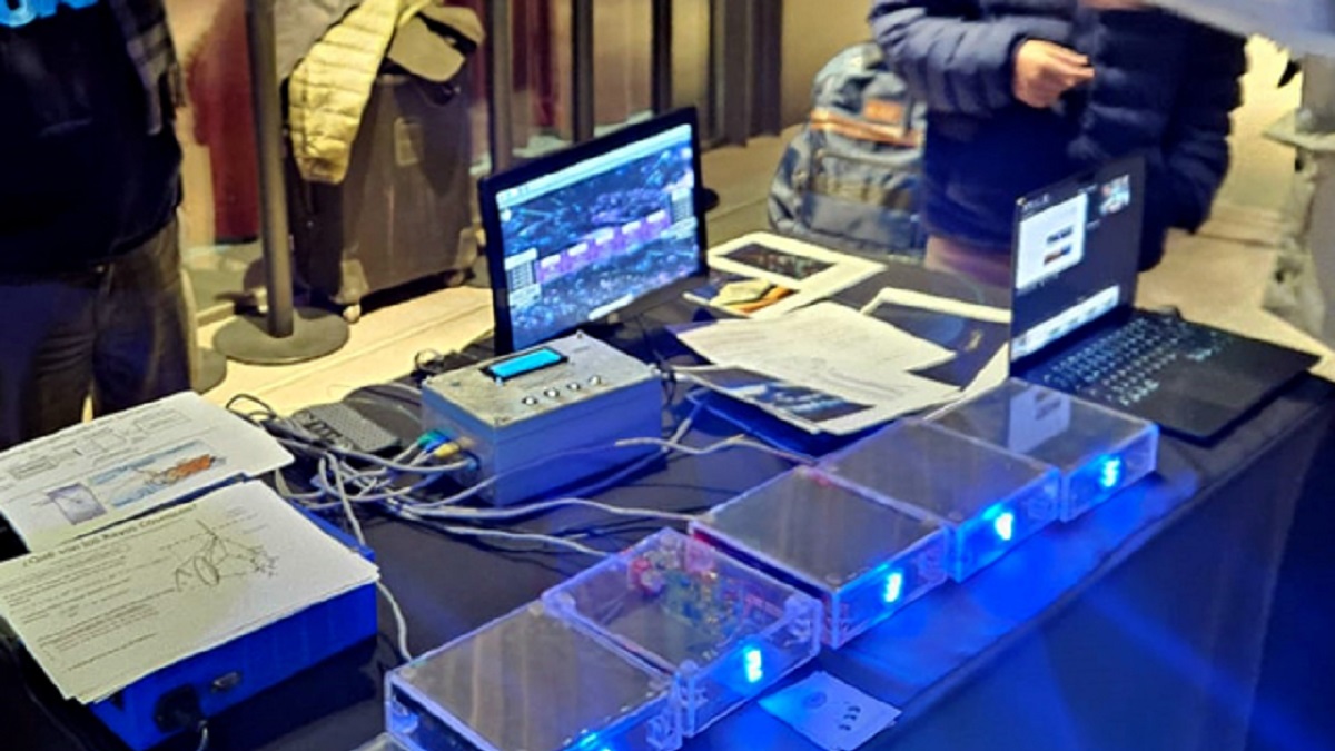 Ciencia y arte se combinan en el Piano Cósmico para acercar la Física de Partículas