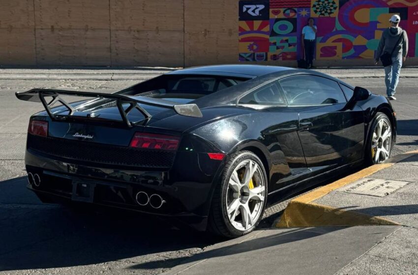  Conductor imprudente exhibido: arrancones en Lamborghini Aventador en Lomas de Angelópolis, Puebla