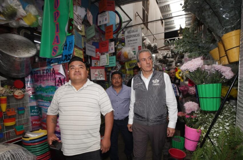  Cumple Pepe Chedraui compromiso con comerciantes del Mercado Independencia