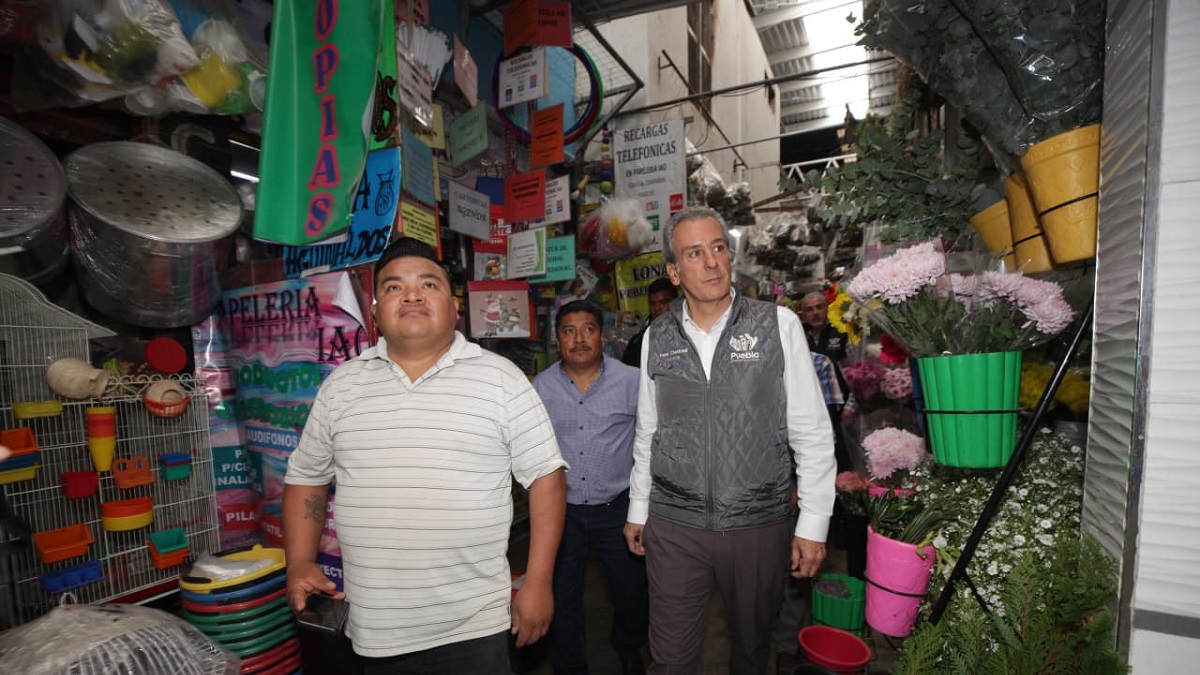 Cumple Pepe Chedraui compromiso con comerciantes del Mercado Independencia