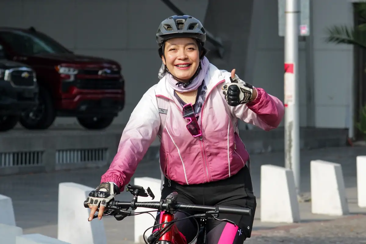 Deporte y colecta Vía Recreativa recibe juguetes de los deportistas para los niños poblanos