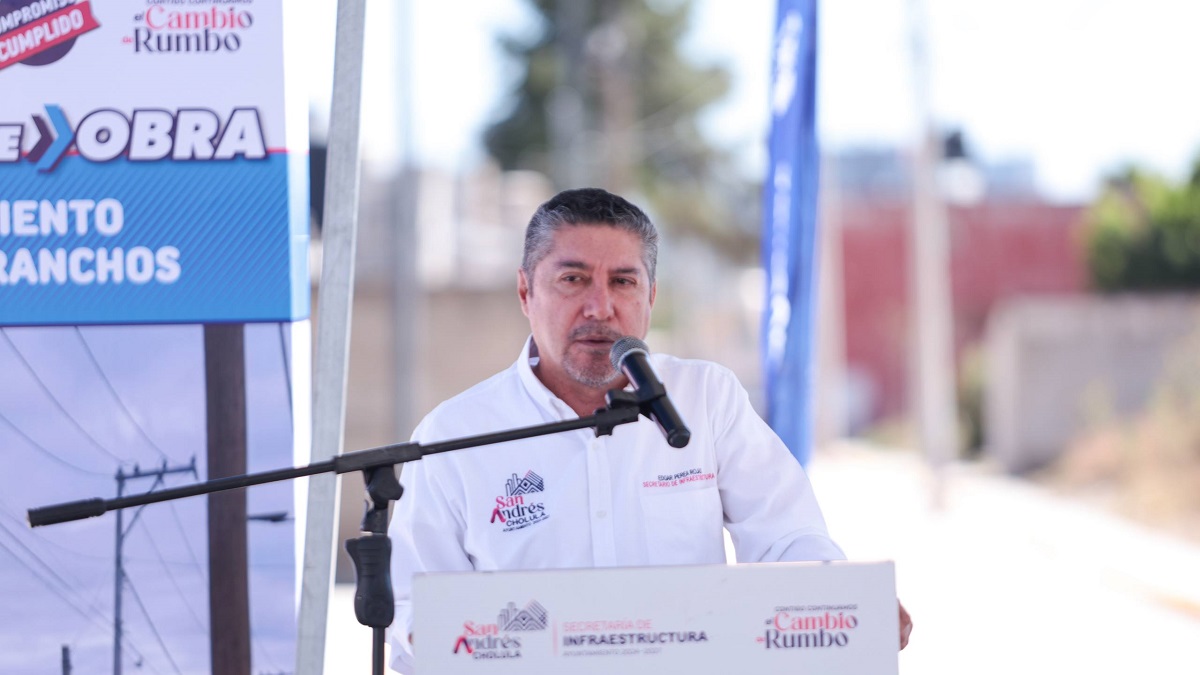Entrega Lupita Cuautle adoquinamiento en San Bernardino Tlaxcalancingo