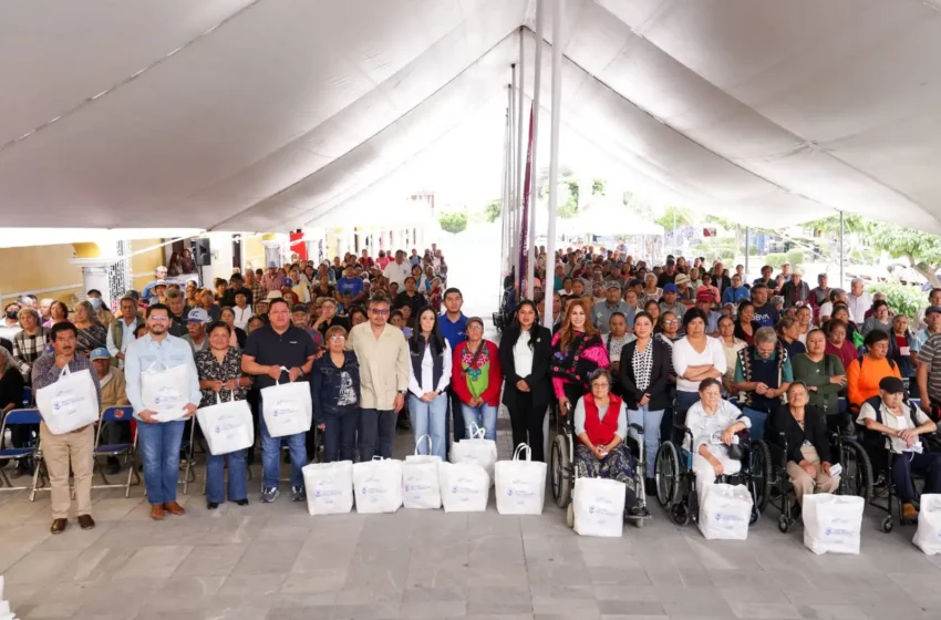  Con Apoyos económicos Lupita Cuautle promueve el bienestar y desarrollo de mujeres sanandreseñas