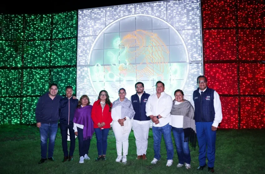  San Andrés Cholula se ilumina con espíritu patrio