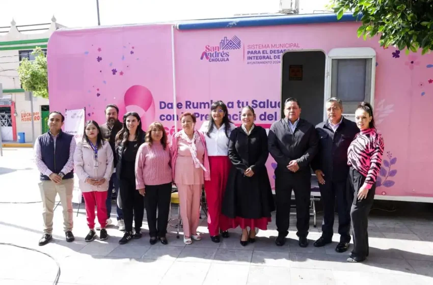 San Andrés Cholula se ilumina de rosa en el Día Internacional de la Lucha contra el Cáncer de Mama