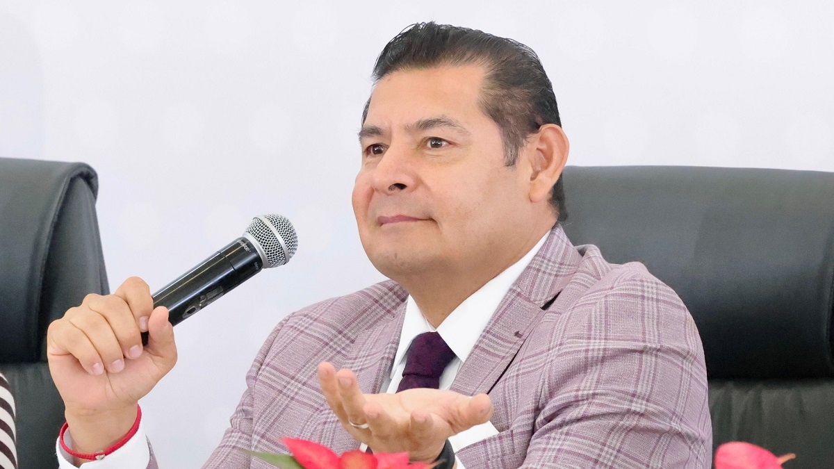 Los grupos delictivos más peligrosos son los delincuentes disfrazados de políticos: Armenta