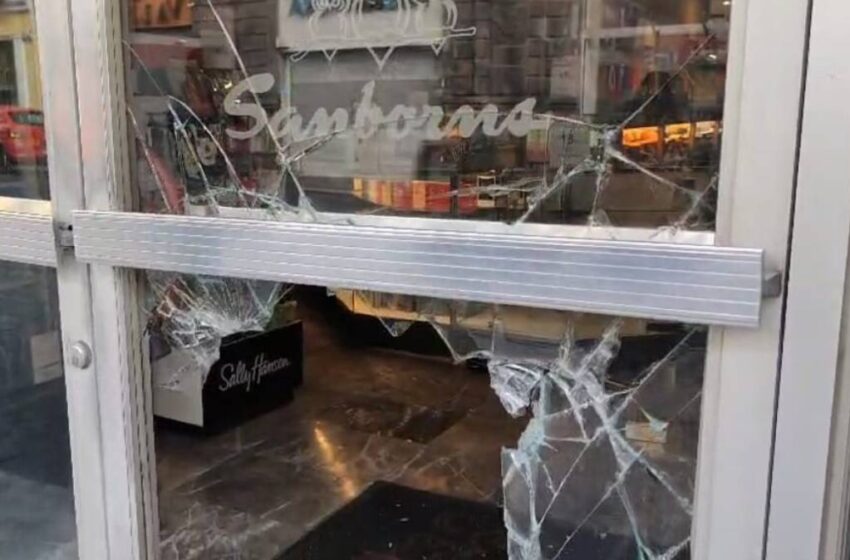  Sanborns del Centro Histórico de Puebla sufre otro cristalazo; autoridades investigan posible robo