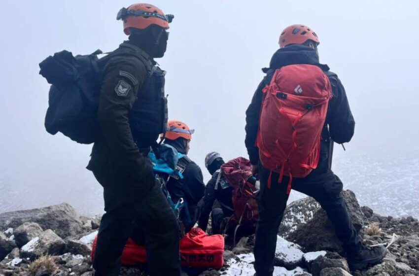  Tragedia en el Iztaccíhuatl: rescatan cuerpo de alpinista poblano tras caída en una de las rutas más peligrosas