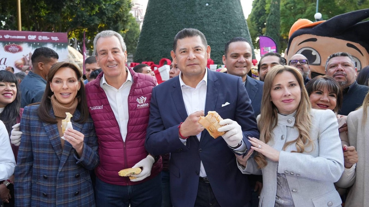 Alcanza Puebla capital récord Guinness de la rosca de Reyes monumental más grande del mundo