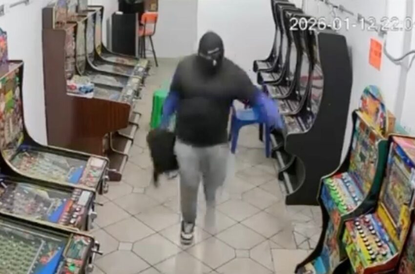  Asaltan negocio de maquinitas en Izúcar de Matamoros (+VIDEO)