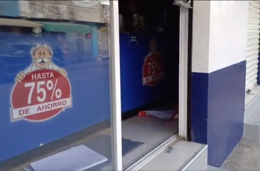  Dan cortinazo a farmacia en San Sebastián de Aparicio
