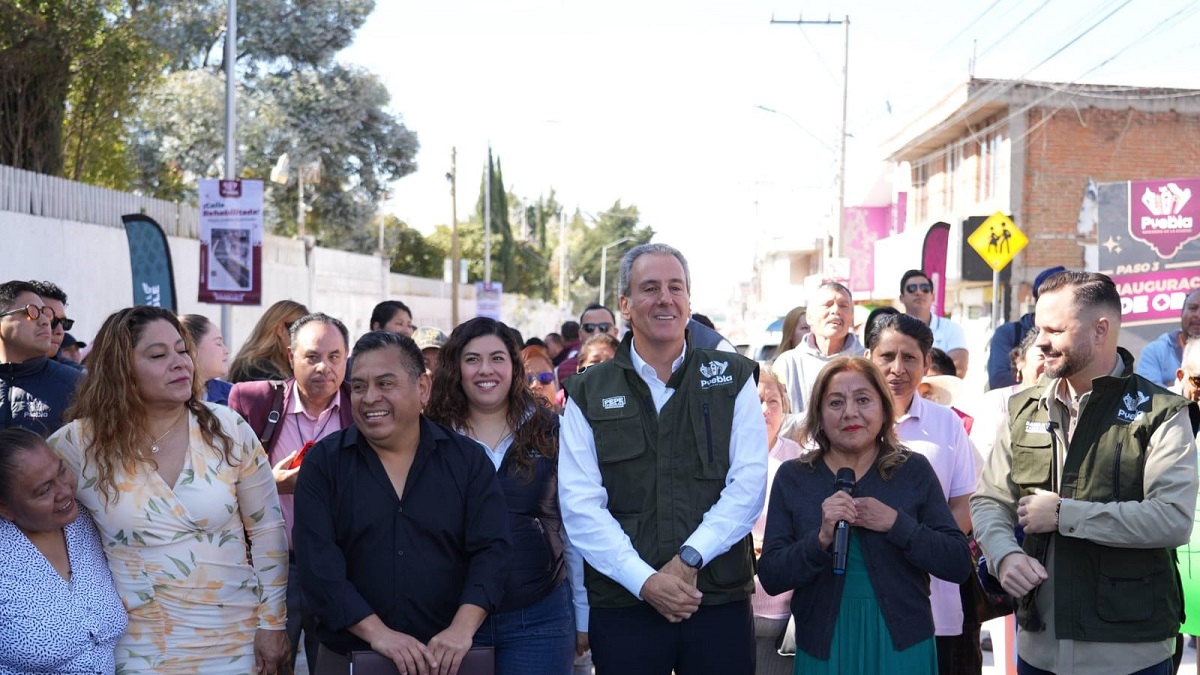 Entrega Pepe Chedraui rehabilitación vial en la colonia Santa Margarita