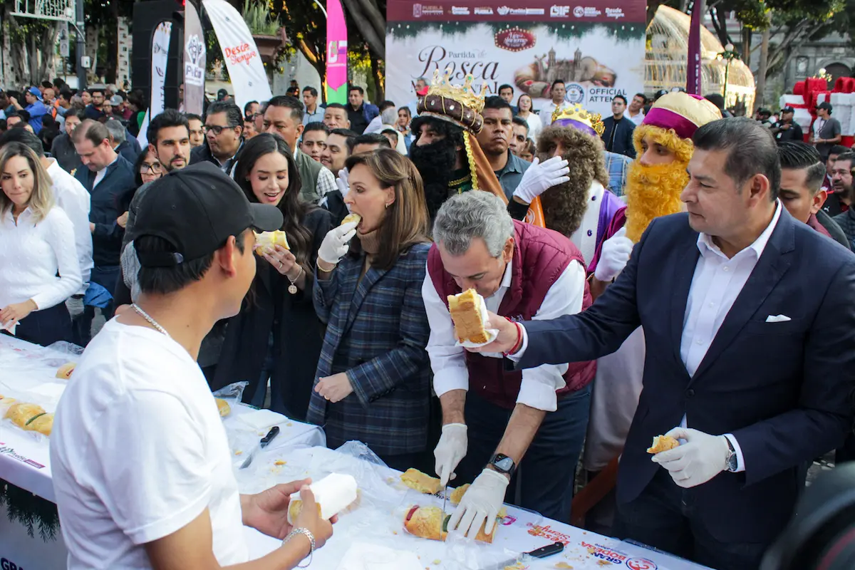 Puebla rompe el récord Guinness con la rosca de Reyes más grande del mundo