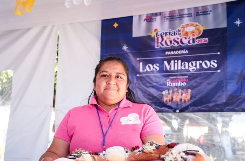  Inaugura Lupita Cuautle la Feria de la Rosca en San Rafael Comac