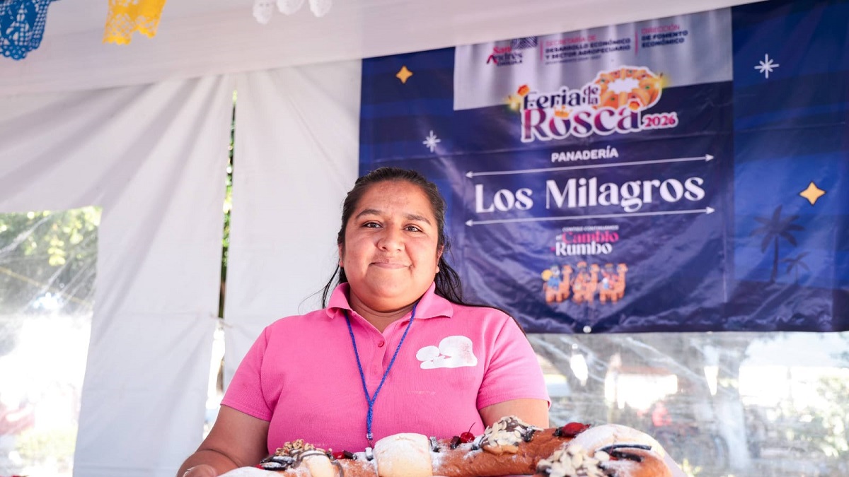 Inaugura Lupita Cuautle la Feria de la Rosca en San Rafael Comac