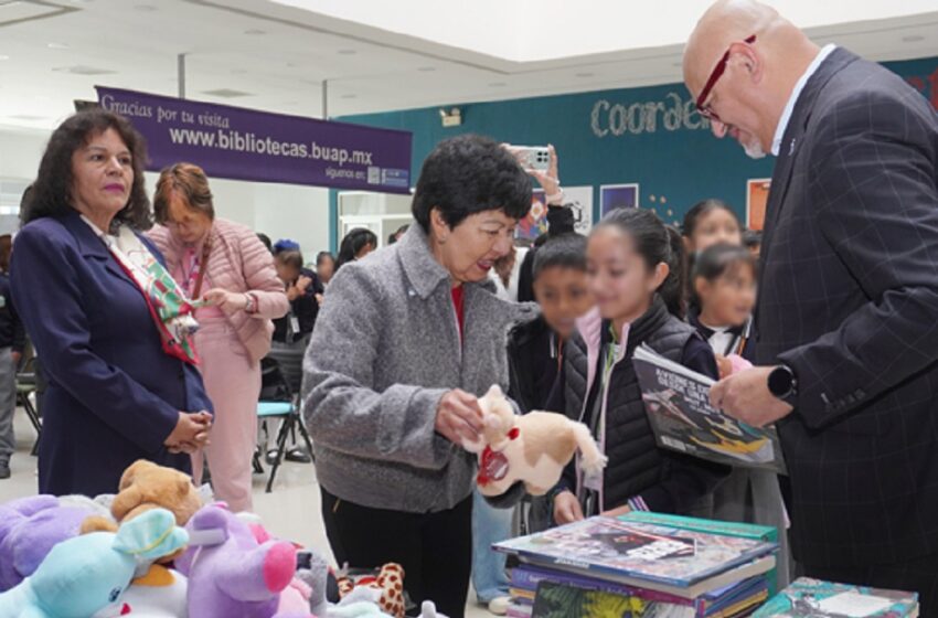  La Rectora de la BUAP participa en la campaña “Regala una sonrisa”