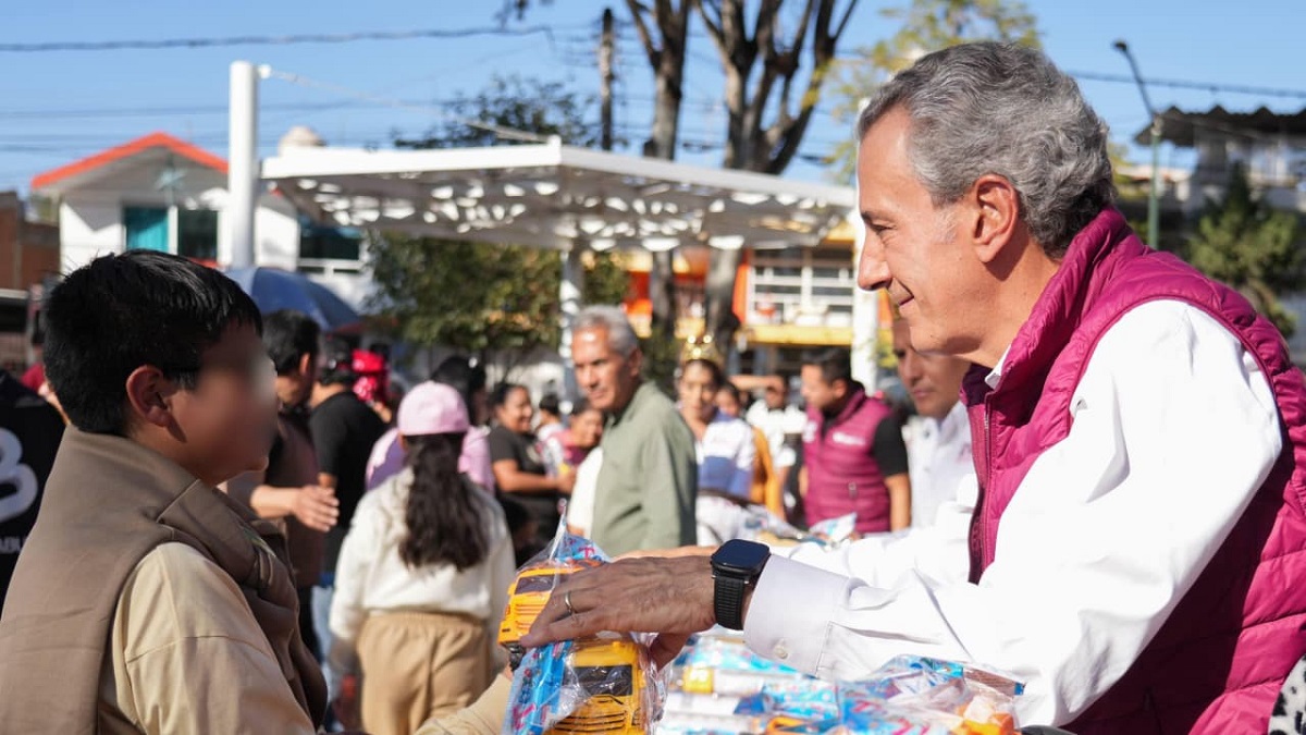 Lleva Pepe Chedraui a los Reyes Magos a Romero Vargas y colonia La Rosa