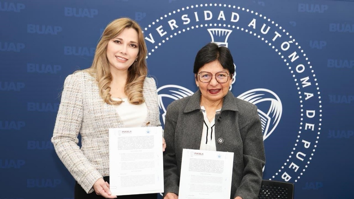 SEDIF y BUAP firman convenio en favor de madres y padres universitarios