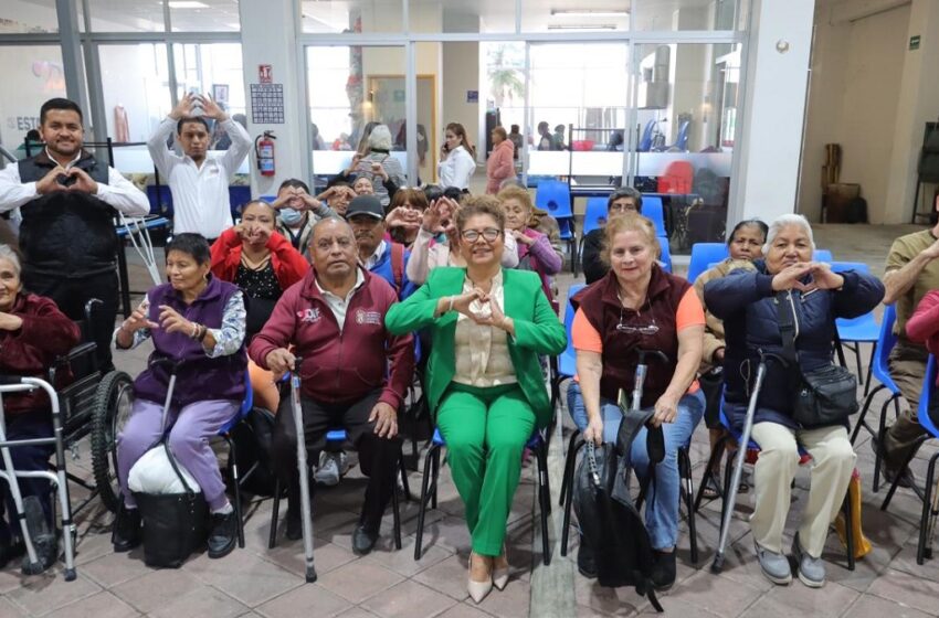  SMDIF Cuautlancingo entrega aparatos funcionales