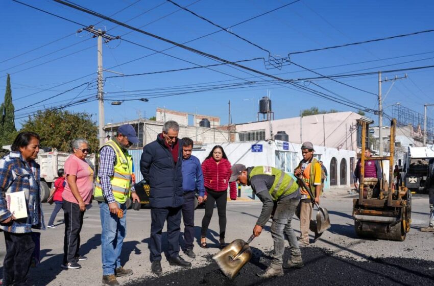  Supervisa Pepe Chedraui labores de bacheo en Álamos Vista Hermosa
