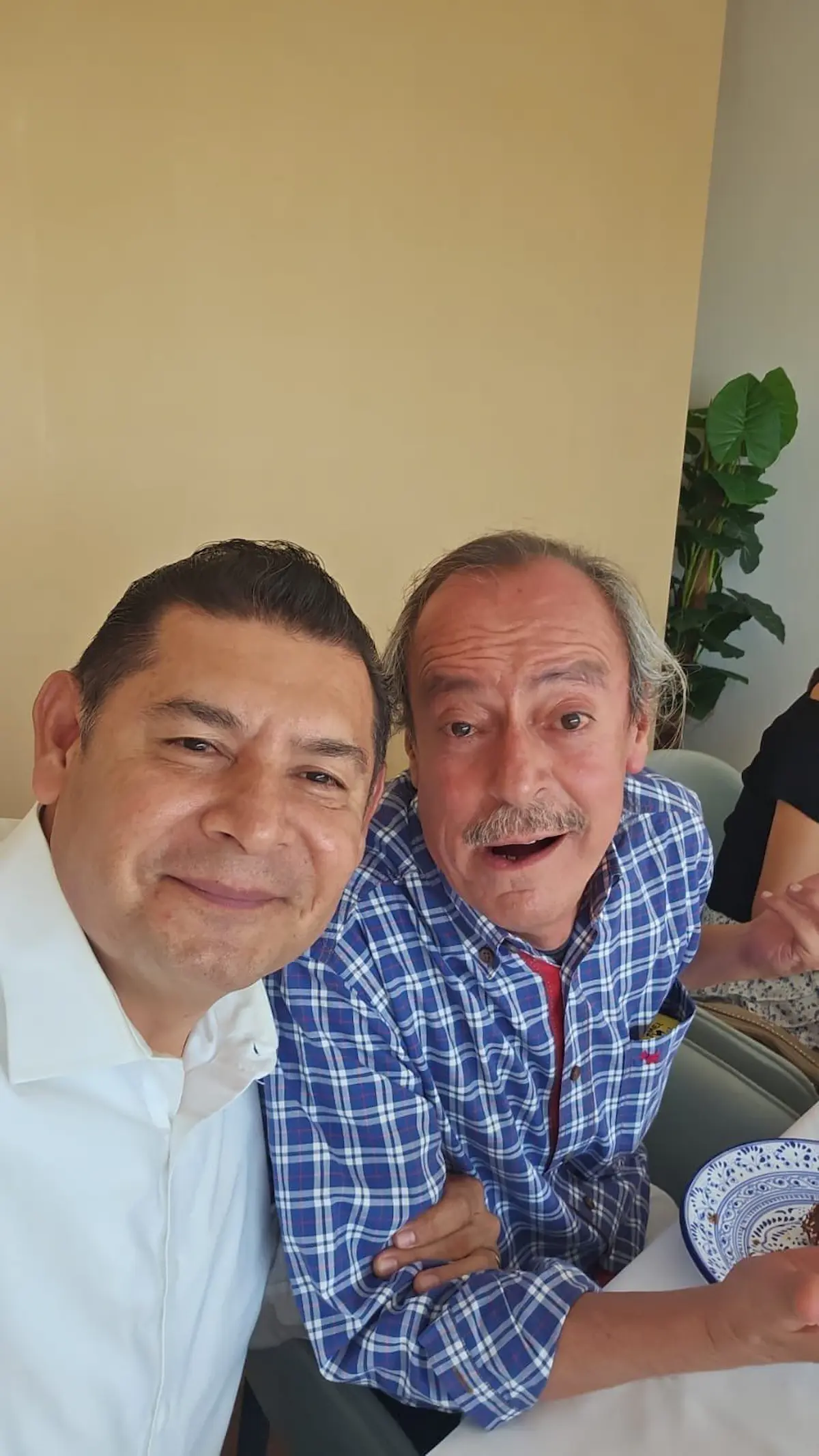 Más enroques en el gabinete de Armenta: Llegan Joaquín Espidio y Fritz Glockner a Salud y Cultura