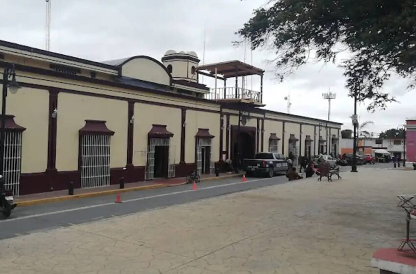  Conductor ligado a exregidora provoca accidente en Ciudad Serdán