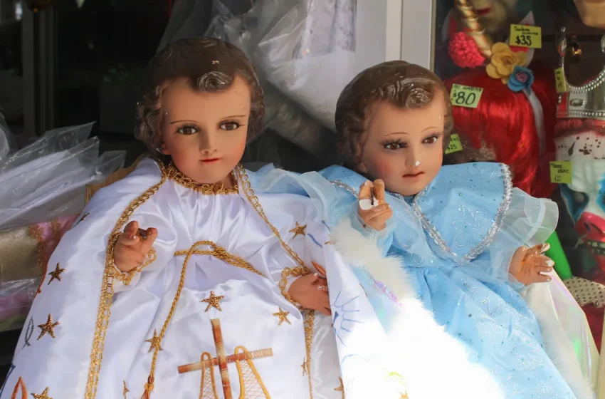  «Es una tradición que persiste con la fe»: dónde comprar vestuarios para Niños Dios en Puebla