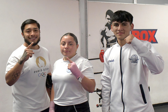  Forma BUAP campeones arriba y abajo del ring