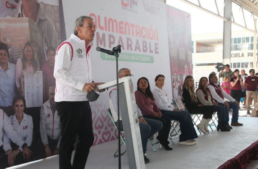  Pepe Chedraui y MariElise Budib entregan más de 7 mil despensas en Agua Santa